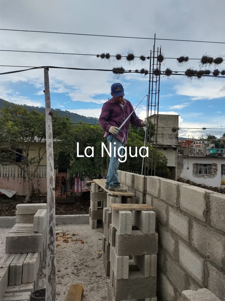 Cables de alta tensión pone en riesgo construcción de vivienda 1 20211006 124513