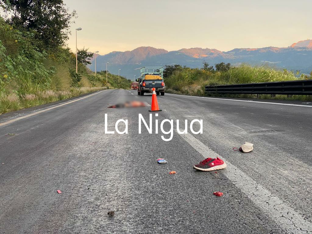 Al cruzar la pista lo atropellan varios vehículos 1 20211013 184102
