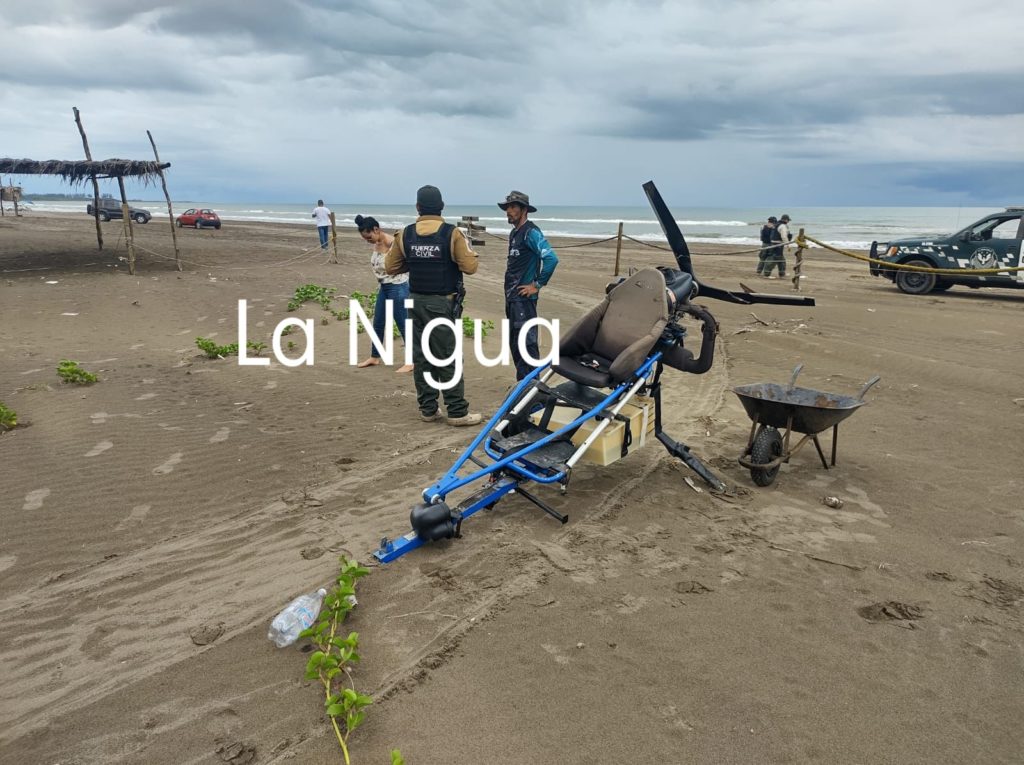 Cae avión ultra ligero en Chachalacas, hay un herido. 1 20211021 131005