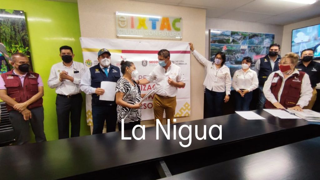 Entregan actas extemporáneas en Ixtaczoquitlán