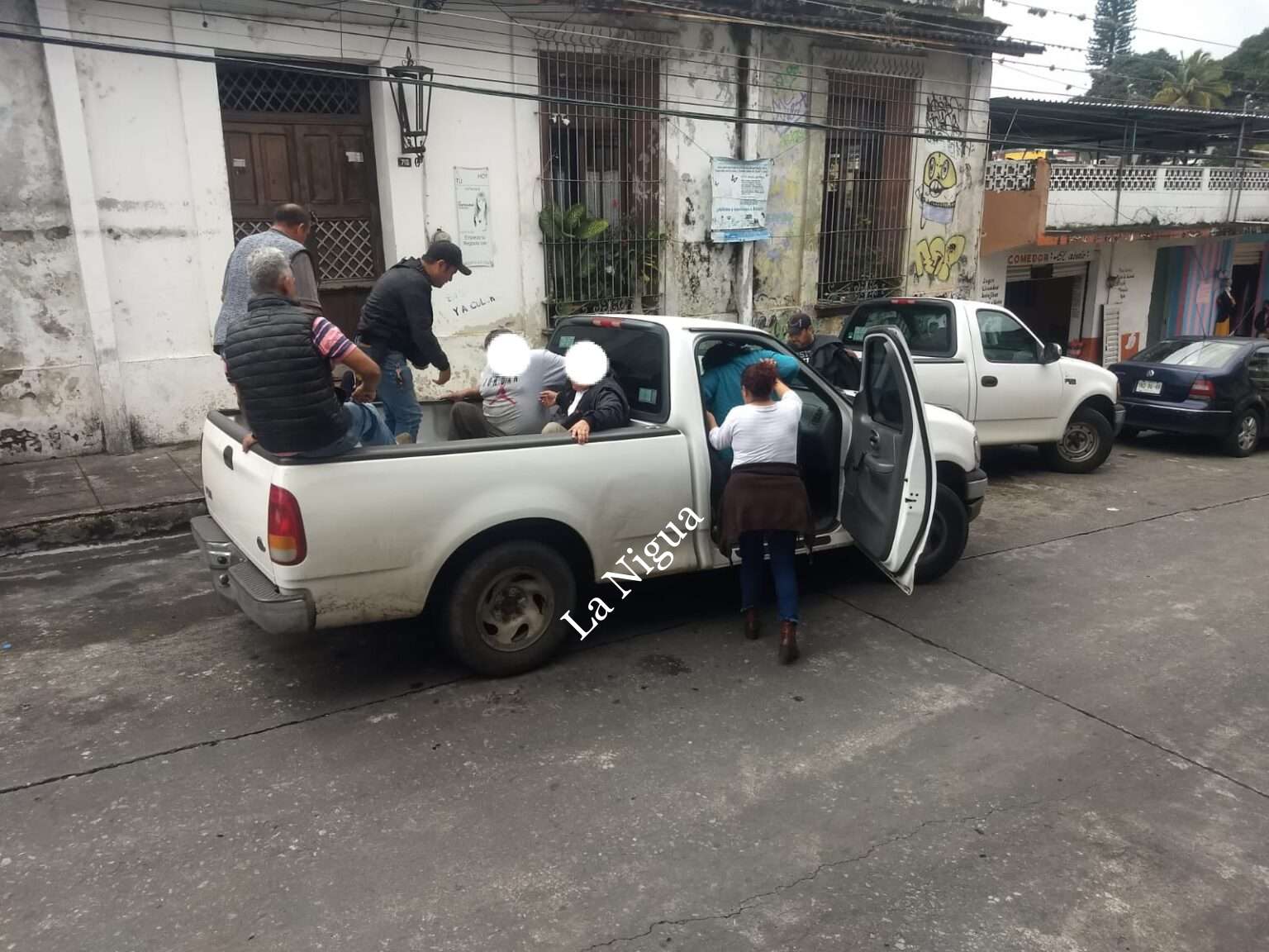 Detienen a hermanos por robo calificado y otros delitos