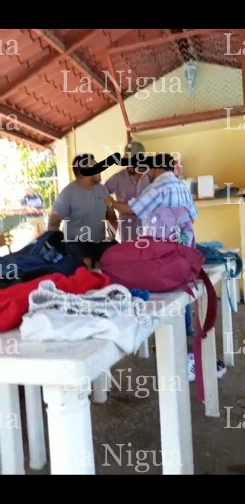 Circula vídeo donde madre de presunta víctima amenaza a estudiantes