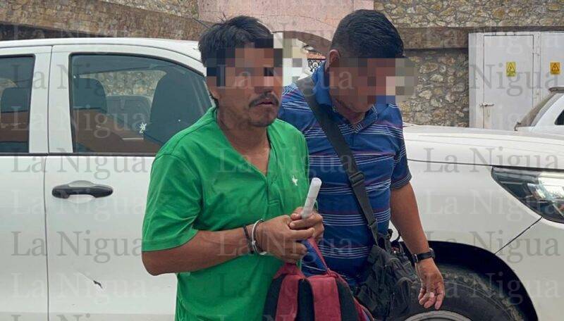 Causa daños a una patrulla y es detenido