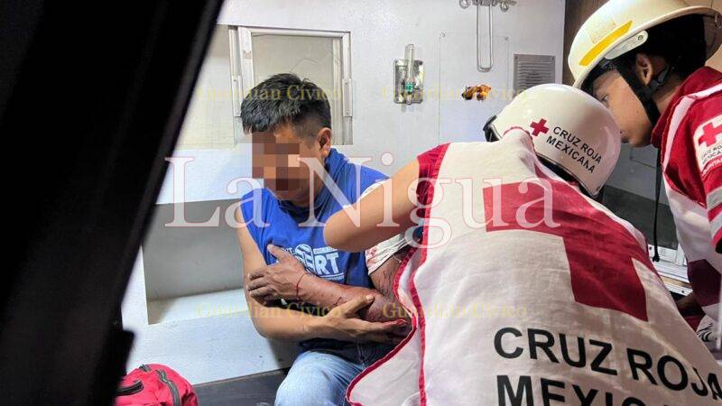 Se agarran a machetazos padre e hijo