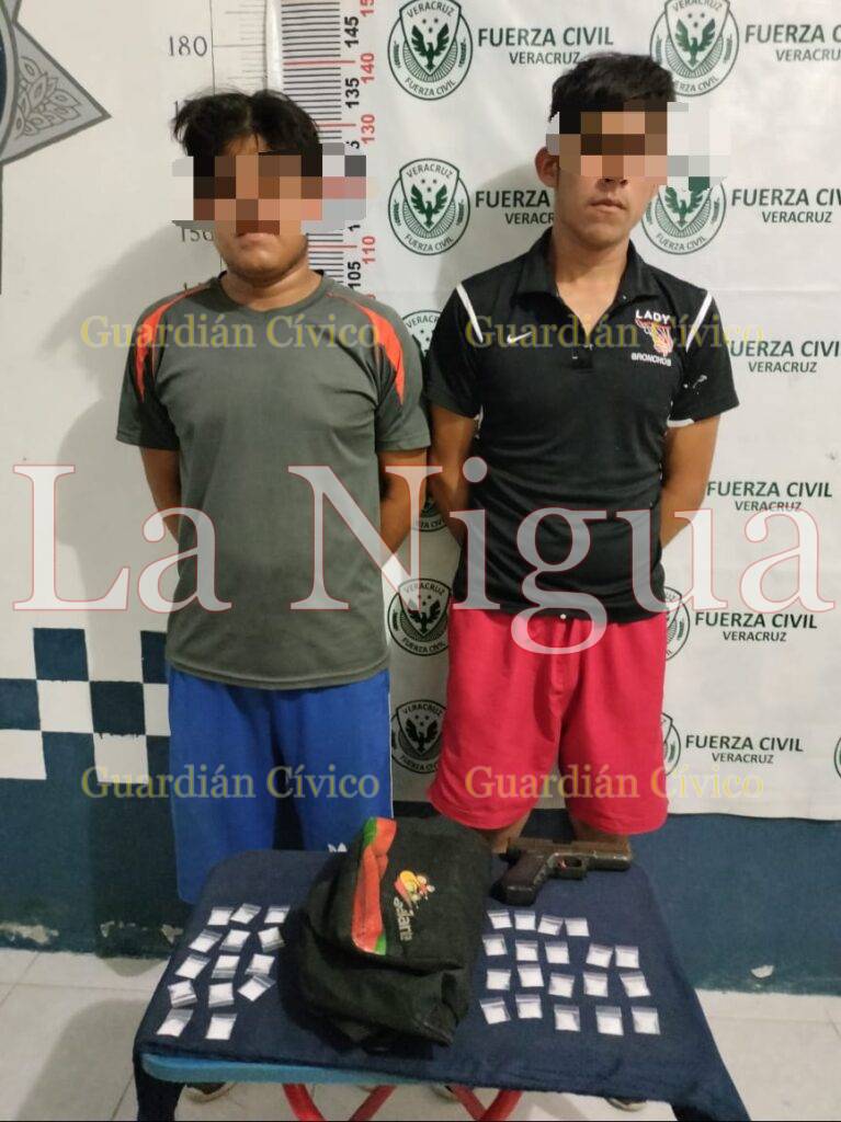 Interviene Fuerza Civil a par de sujetos con 33 dosis de cristal