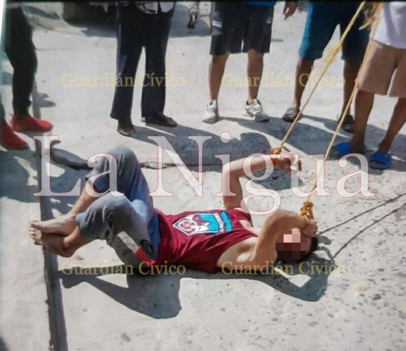 Amarran y pasean a roba motos en Chalma