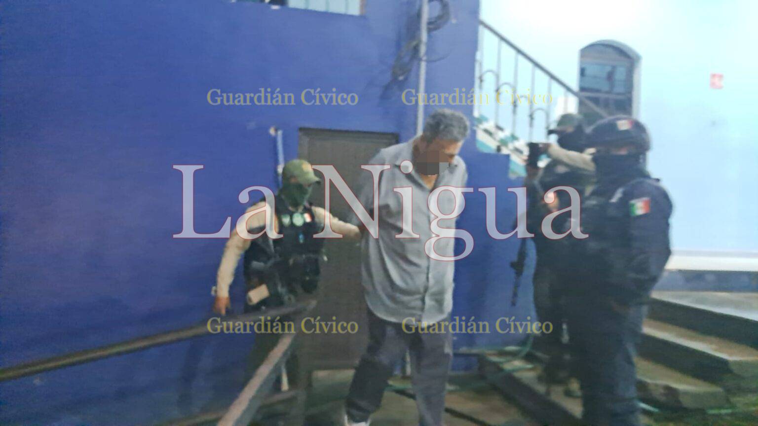 Sale libre empleado del INE que detuvieron con droga