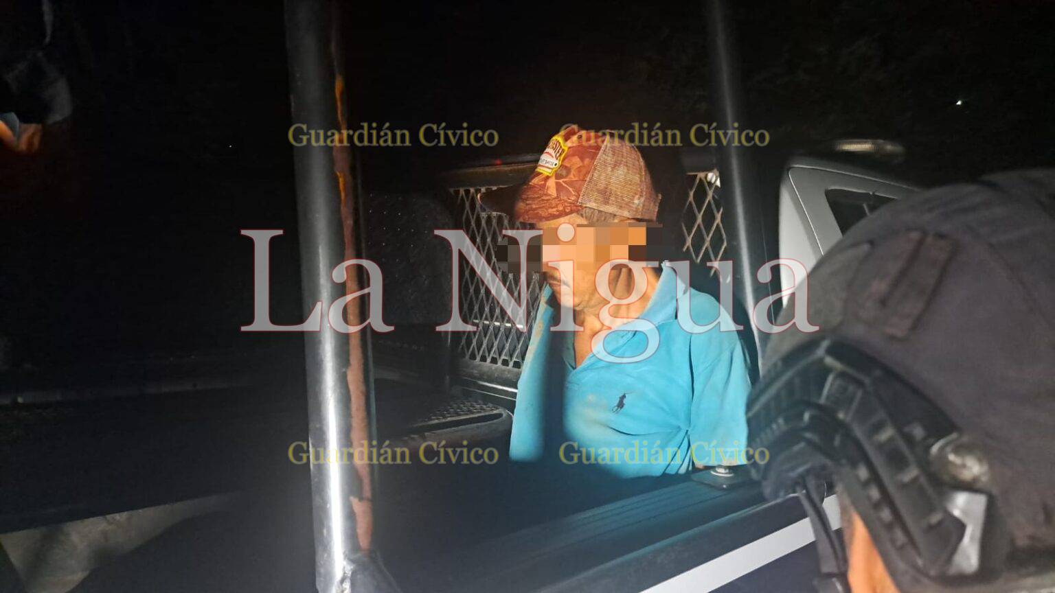 De día taxista de noche ratón