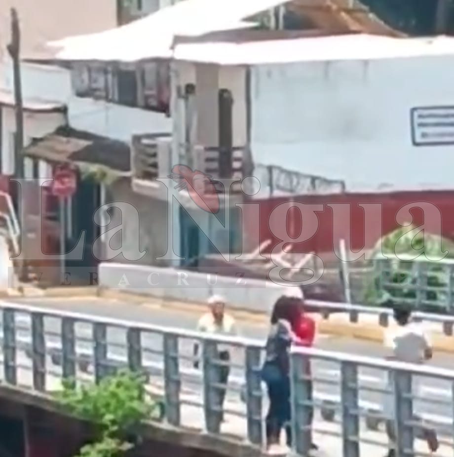 Provoca movilización intento de suicidio en puente de la calle 6. 19 IMG 20240712 WA0052