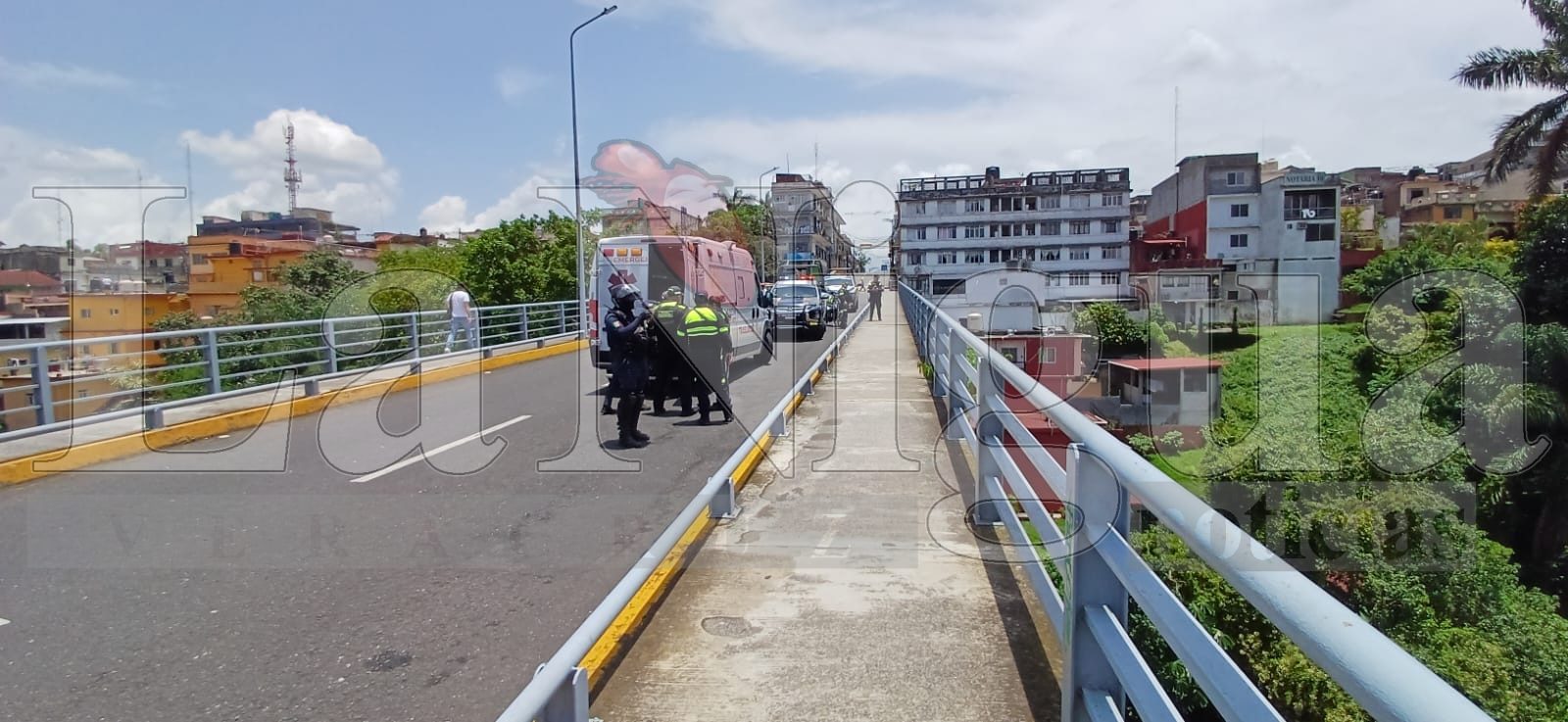 Provoca movilización intento de suicidio en puente de la calle 6. 9 IMG 20240712 WA0065