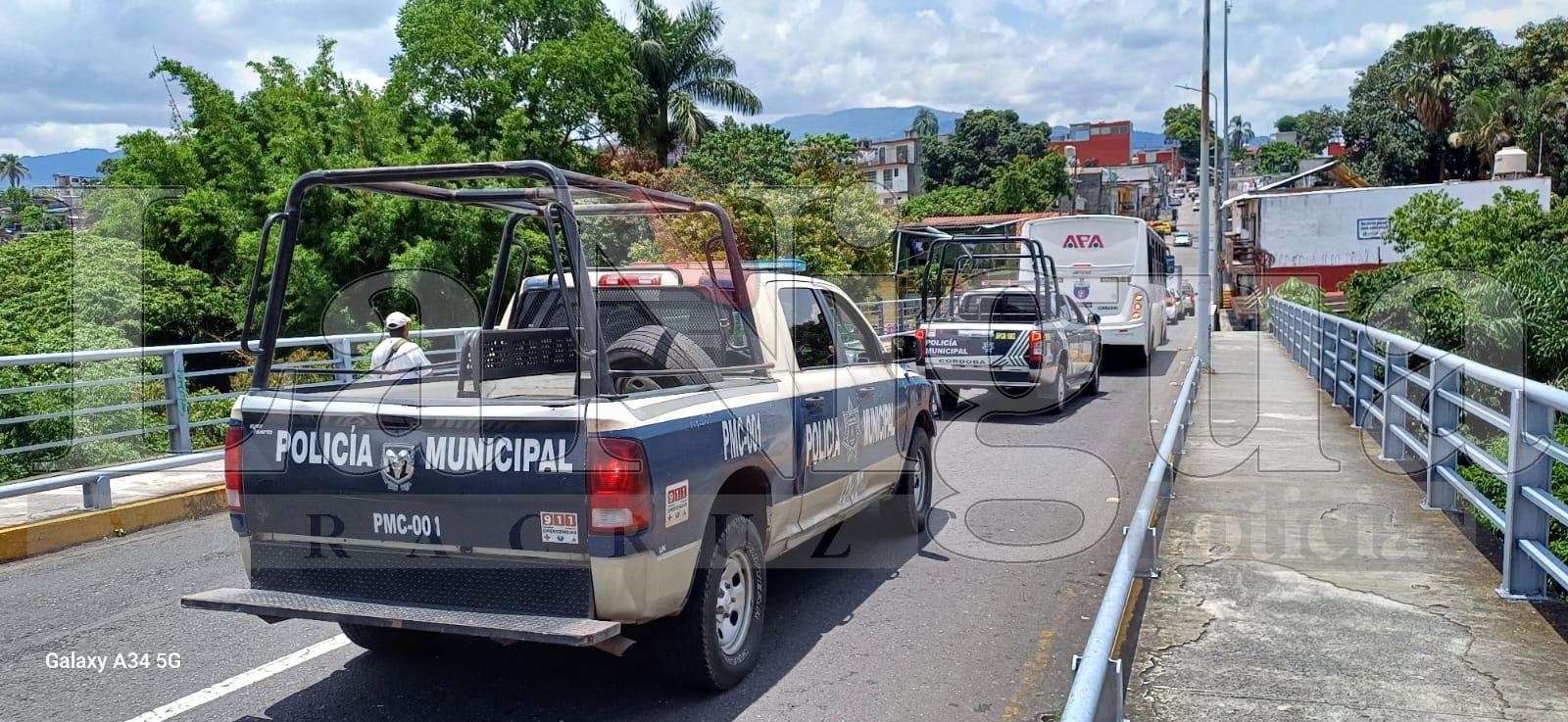 Provoca movilización intento de suicidio en puente de la calle 6. 5 IMG 20240712 WA0068