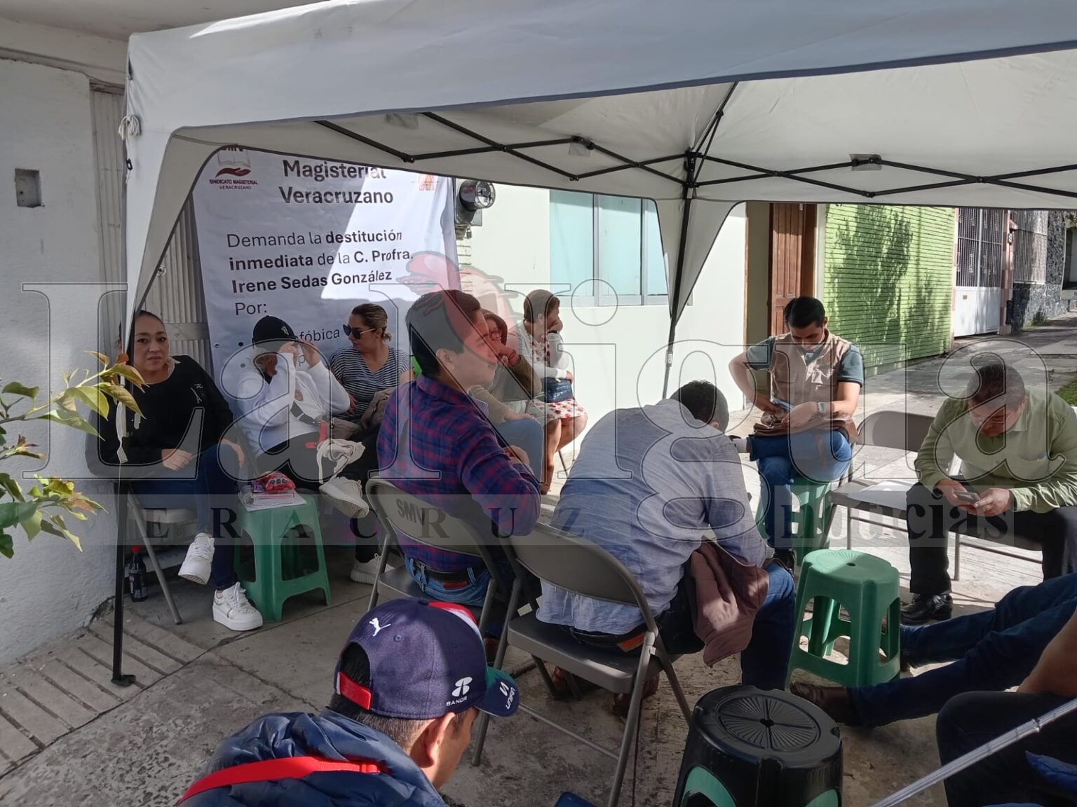 Sindicato Magisterial Veracruzano Exige Destitución de Funcionaria por Acusaciones de Homofobia y Corrupción