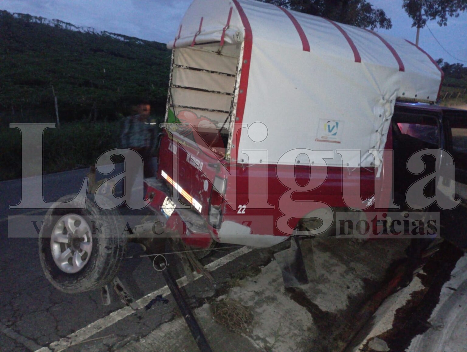 ROBAN TAXI RURAL DE LA FERIA DE #ALPATLÁHUAC Y LA LOCALIZAN TIEMPO DESPUÉS DESTROZADA EN COSCO