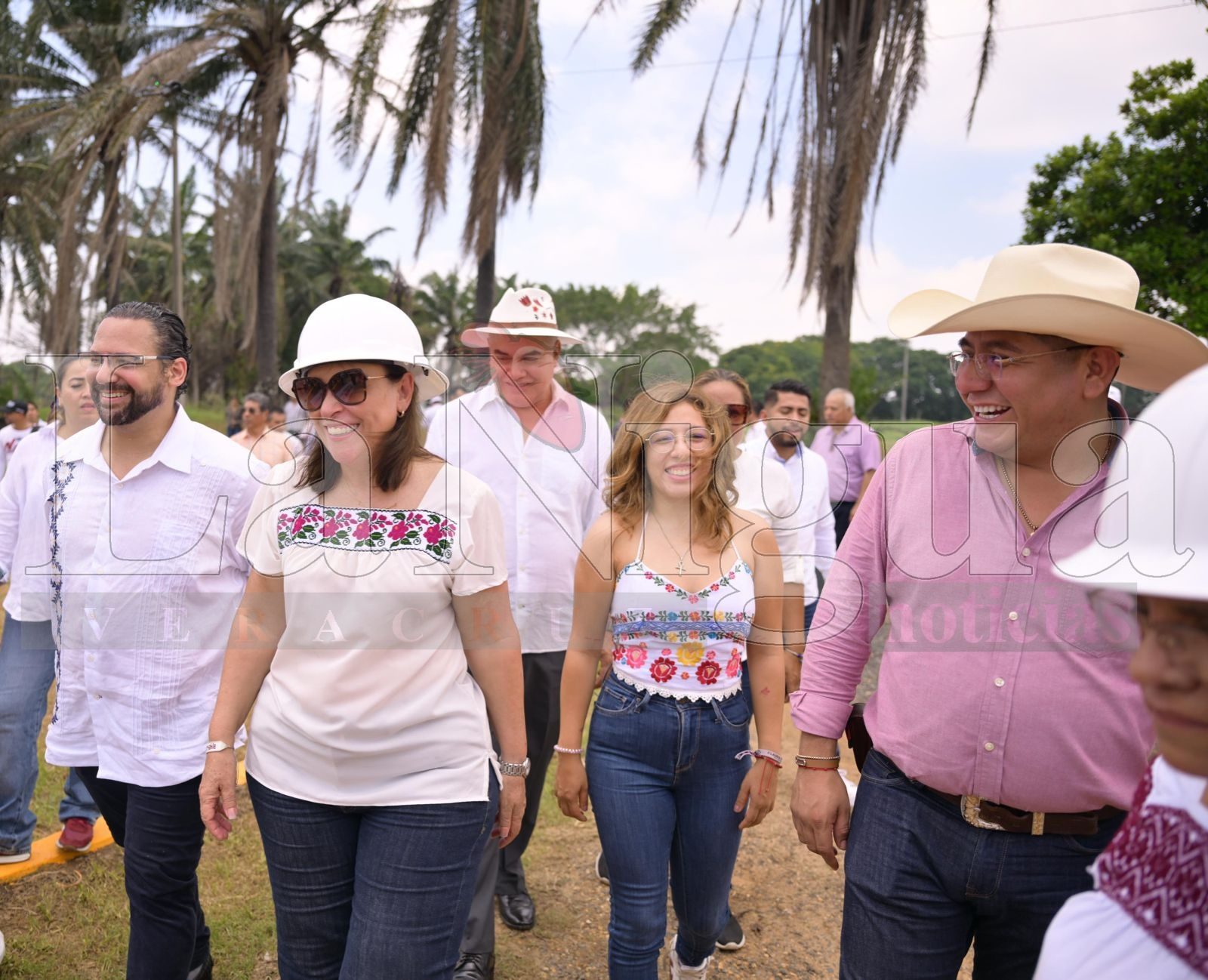 INAUGURA ROCÍO NAHLE PRIMER PARQUE FOTOVOLTAICO EN EL SUR DE VERACRUZ 5 IMG 20240720 WA0086