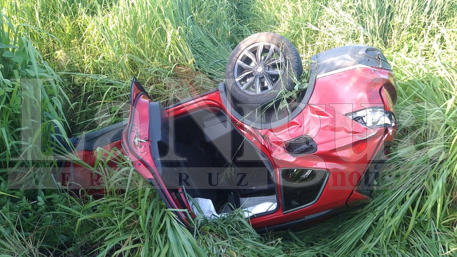 Trágico Accidente en Medellín de Bravo: Motociclista Pierde la Vida y Camioneta Vuelca