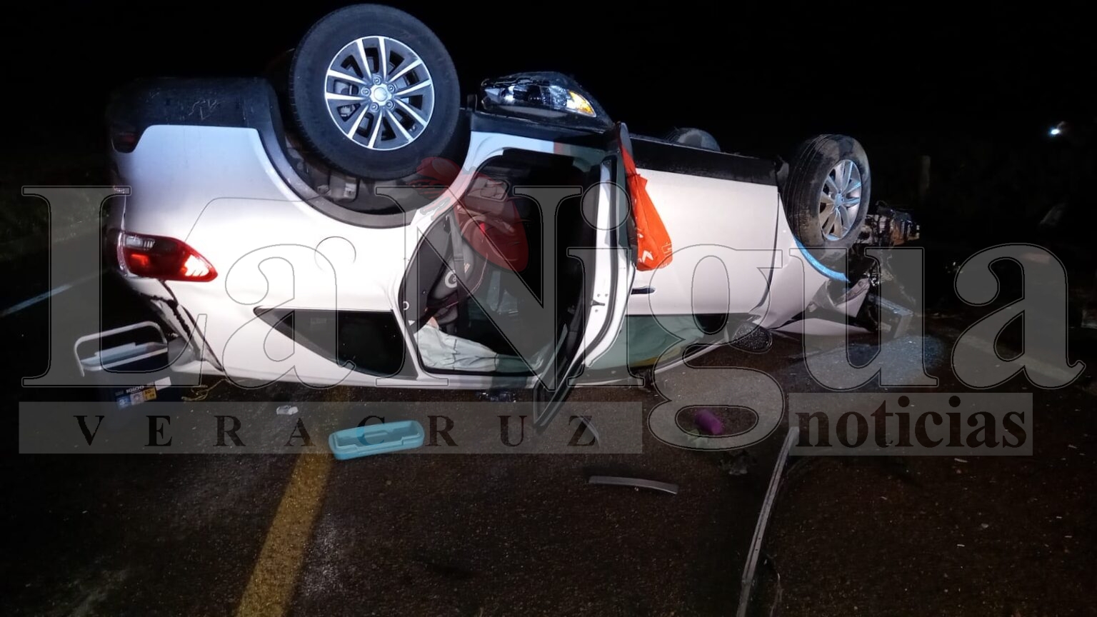 Aparatosa volcadura en la autopista Las Choapas-Ocozocoautla