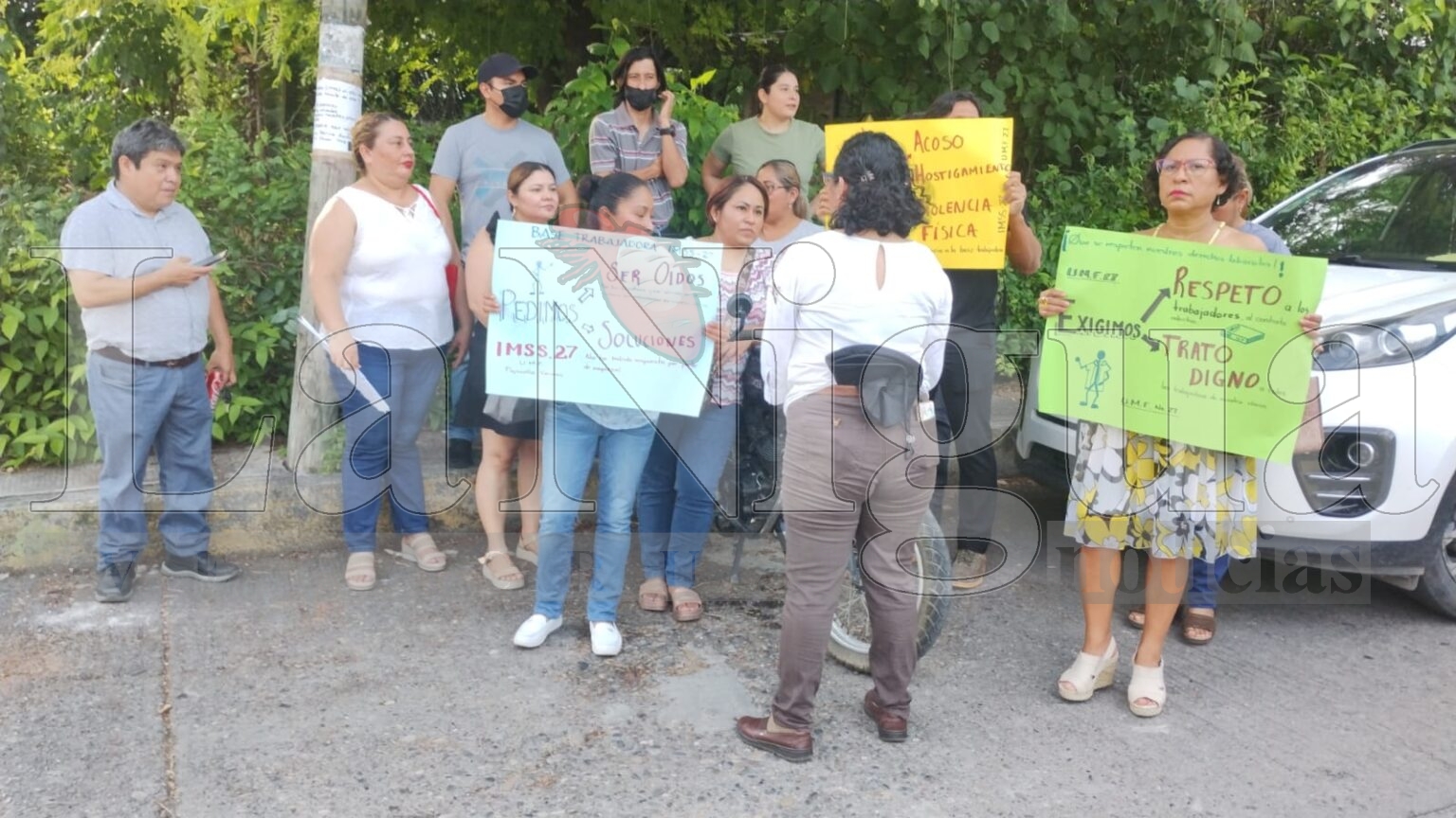 Empleados, no soportan a la Directora de la Clínica 27 del IMSS en Papantla