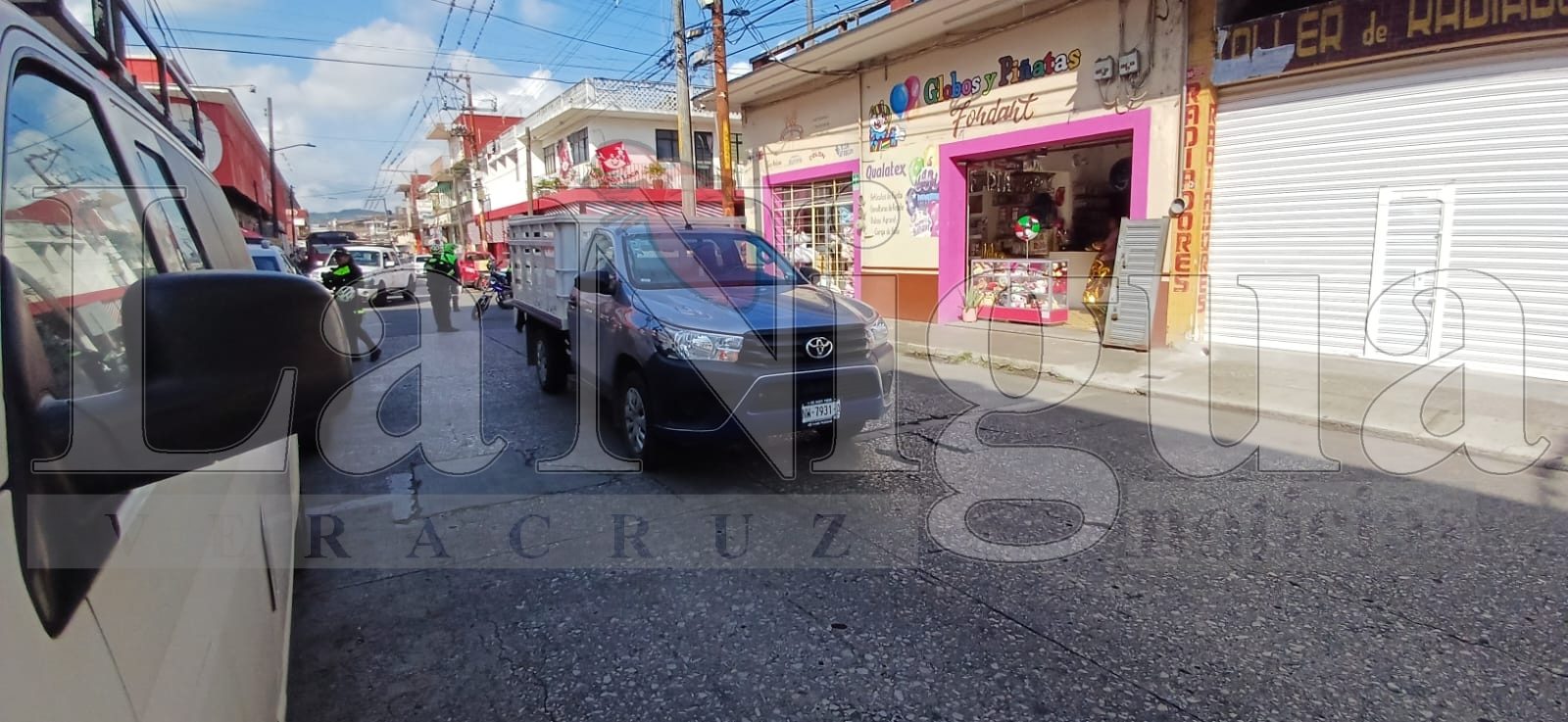 Camioneta Toyota provoca un accidente en Córdoba. 5 IMG 20240824 WA0159