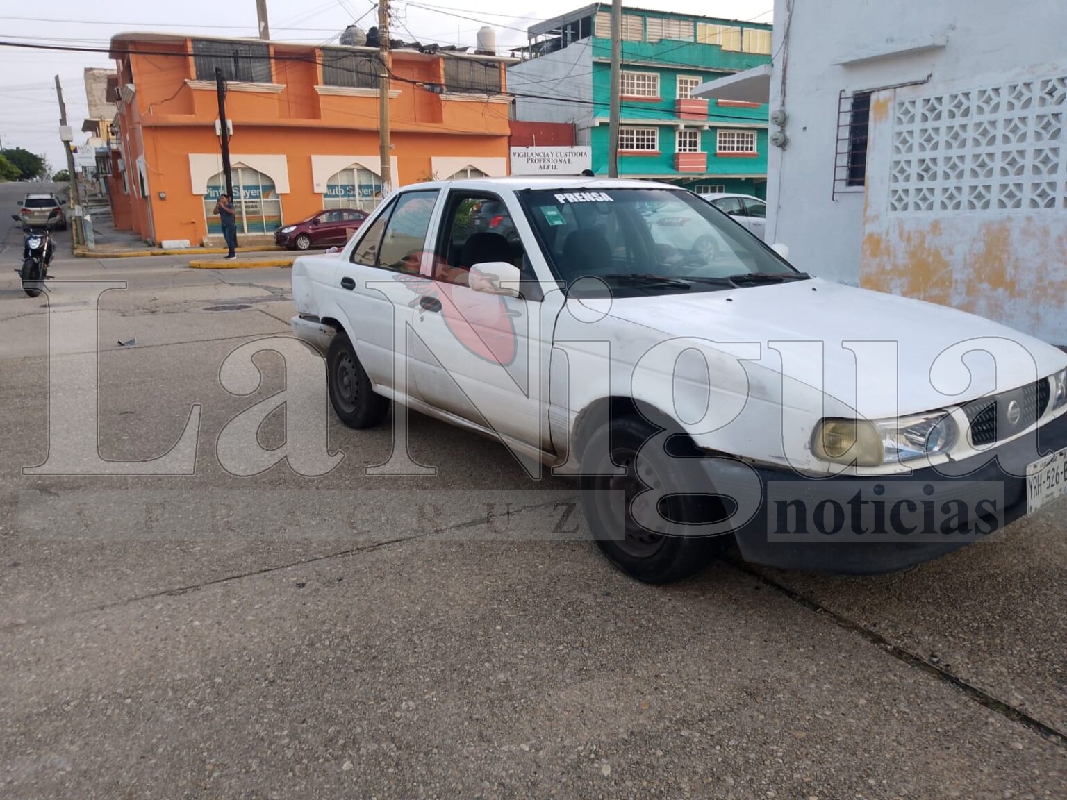 Roban auto de reportero Gregorio Antonio de Coatzacoalcos.