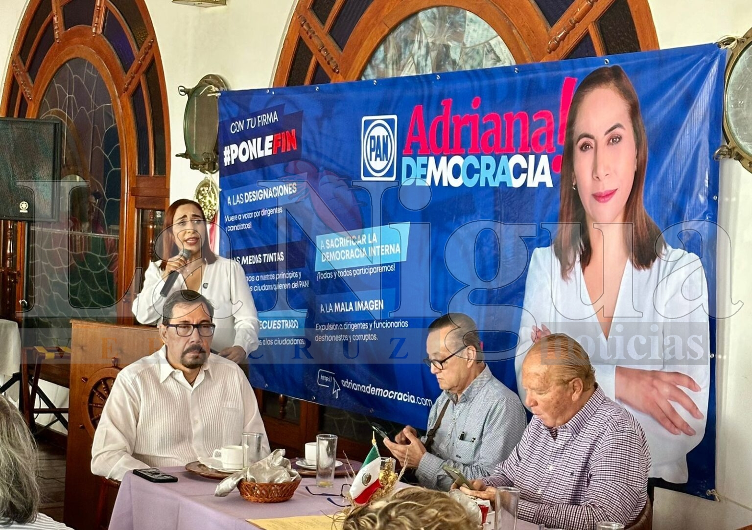 OPOSICIÓN EN EL PAN.