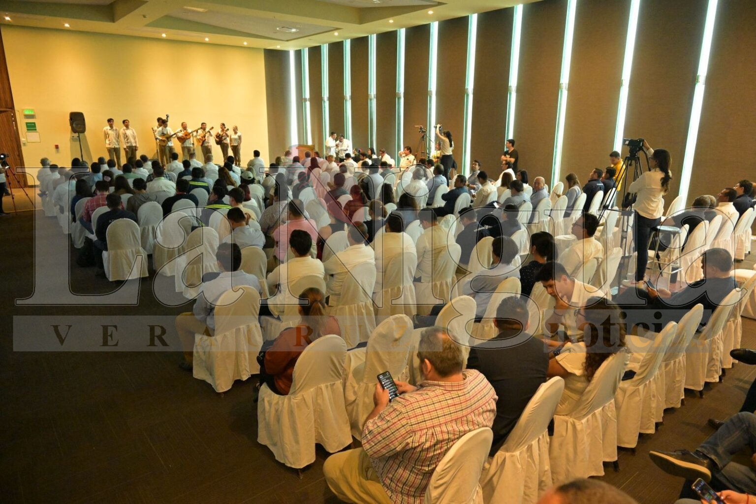 VAMOS A IMPULSAR EL SURESTE Y APOYARNOS CON LA TRANSFORMACION INDUSTRIAL COMPROMETE ROCÍO NAHLE EN FORO DEL IMIQ IMG 20241009 WA0119