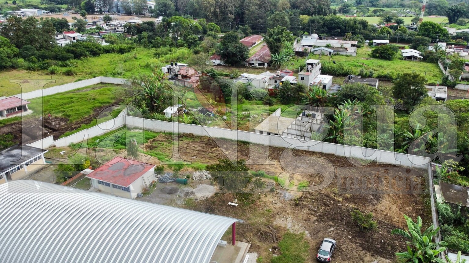 Inauguran Barda Perimetral en la Secundaria Técnica Industrial No. 161 de Chocamán