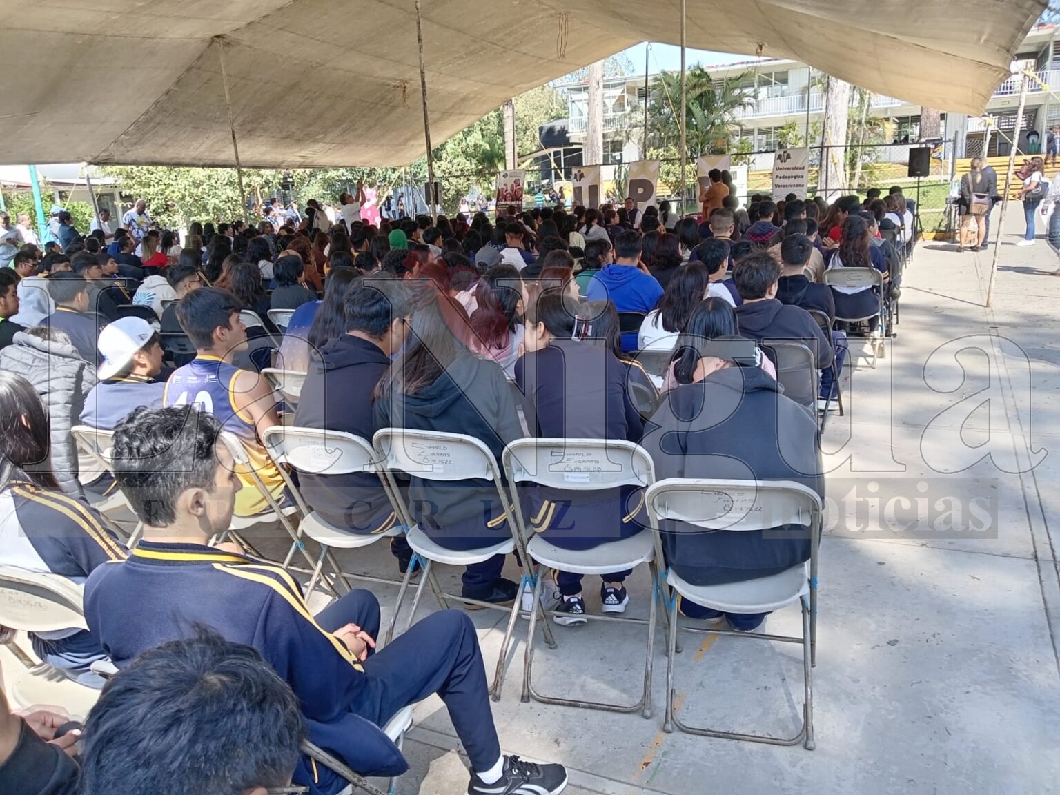 Rectora de la UPV Presenta Oferta Educativa y Firma Convenio en la Escuela Bachilleres Artículo Tercero