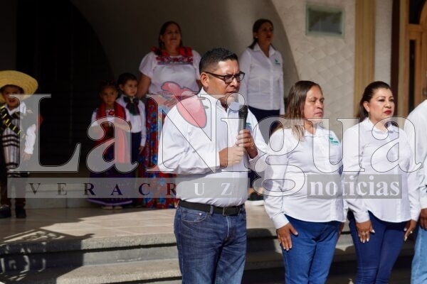 Celebran con éxito el primer desfile conmemorativo al 20 de noviembre en el municipio de Chocamán 6 IMG 20241119 WA0097