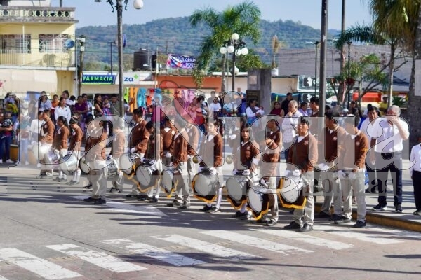 Celebran con éxito el primer desfile conmemorativo al 20 de noviembre en el municipio de Chocamán 4 IMG 20241119 WA0101