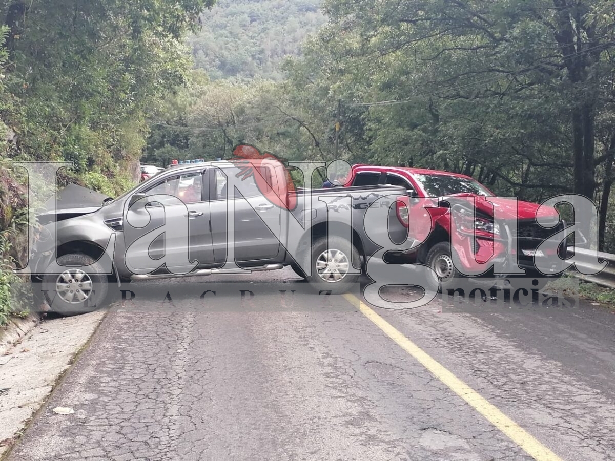 Accidente vehicular bloquea la carretera federal Orizaba-Zongolica