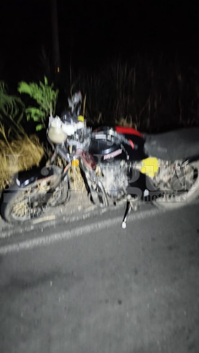 Motociclista herido gravemente es llevado a urgencias en Padelma