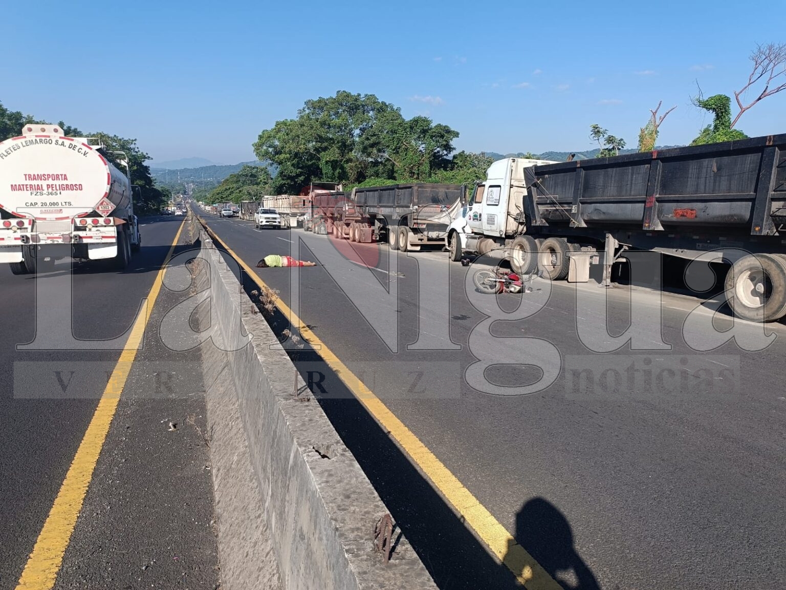 FATAL ACCIDENTE COBRA VIDA DE UNA MUJER EN TRAMO SAN ANDRÉS – CATEMACO