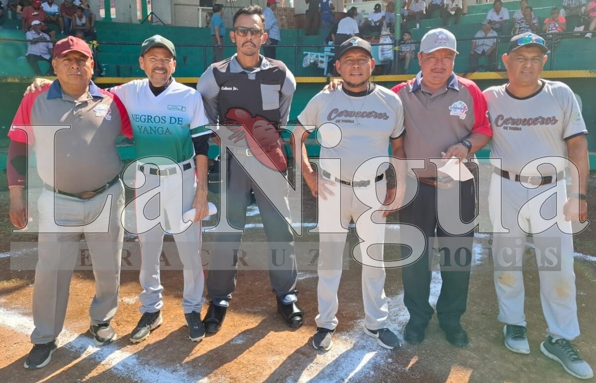 Negros contra Cerveceros, tercer duelo del playoff final