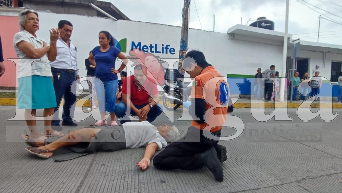 Motociclista atropella y lesiona a una señora***Lesiones de consideración