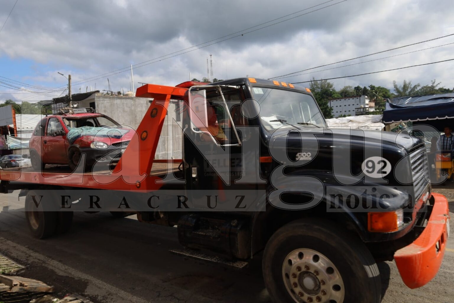 Cambia por tercera vez su razón social, ahora son grúas Tellez