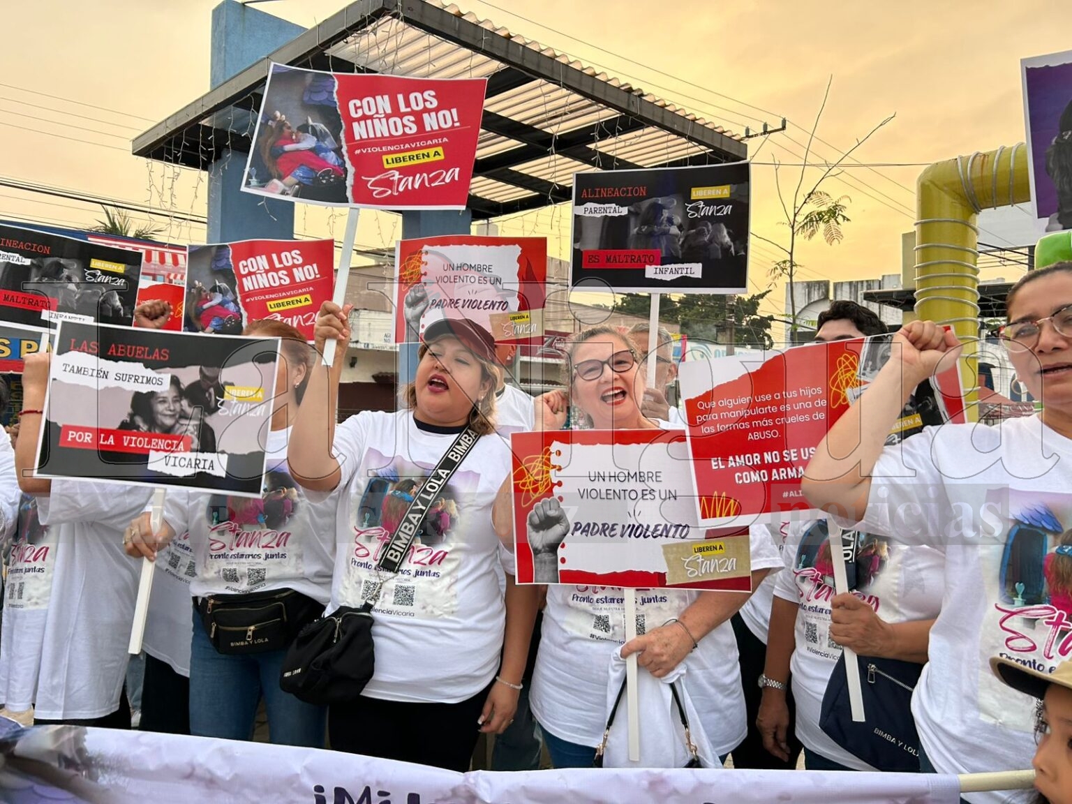 Con marcha pacífica exigen alto a la corrupción de la FGE.