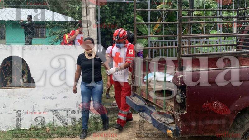 Auxilian a mujer tras agresión