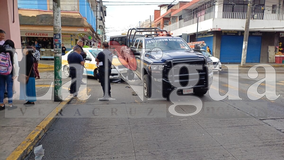 Patrulla de la SSP protagoniza choque en Córdoba; solo daños materiales