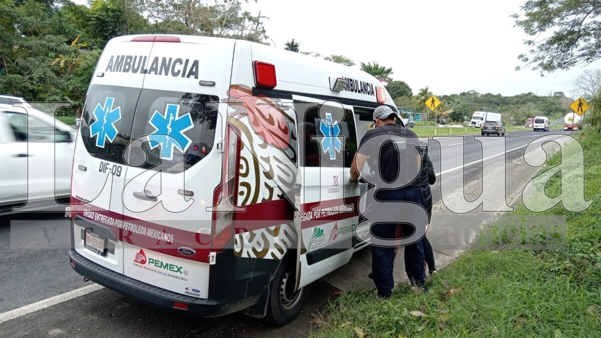Una Van se sale de la carretera costera del Golfo, hay varios heridos
