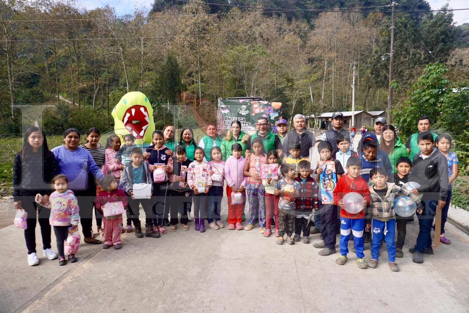 Chocamán celebra el Día de Reyes con entrega de juguetes y festival familiar