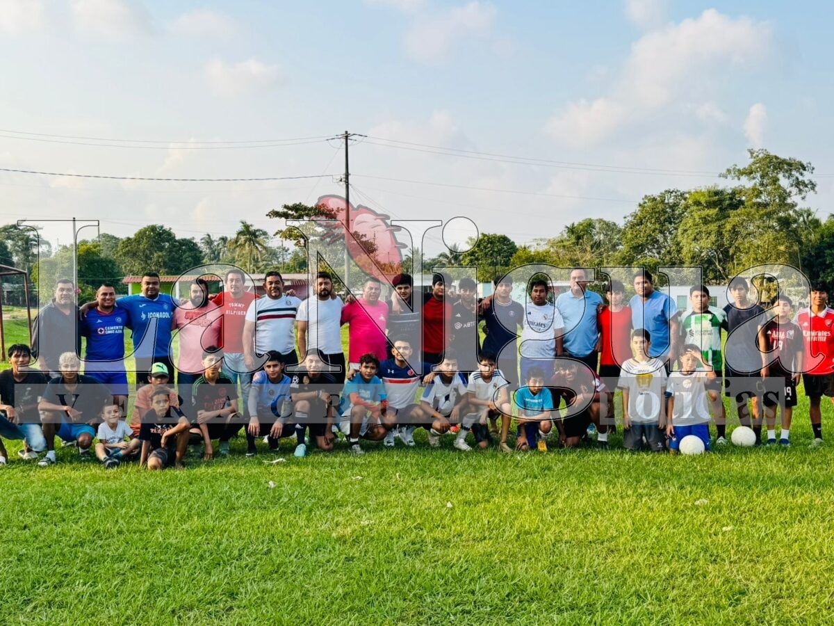 Colonia Tancochapa, celebra su tradicional partido de fútbol entre solteros y casados