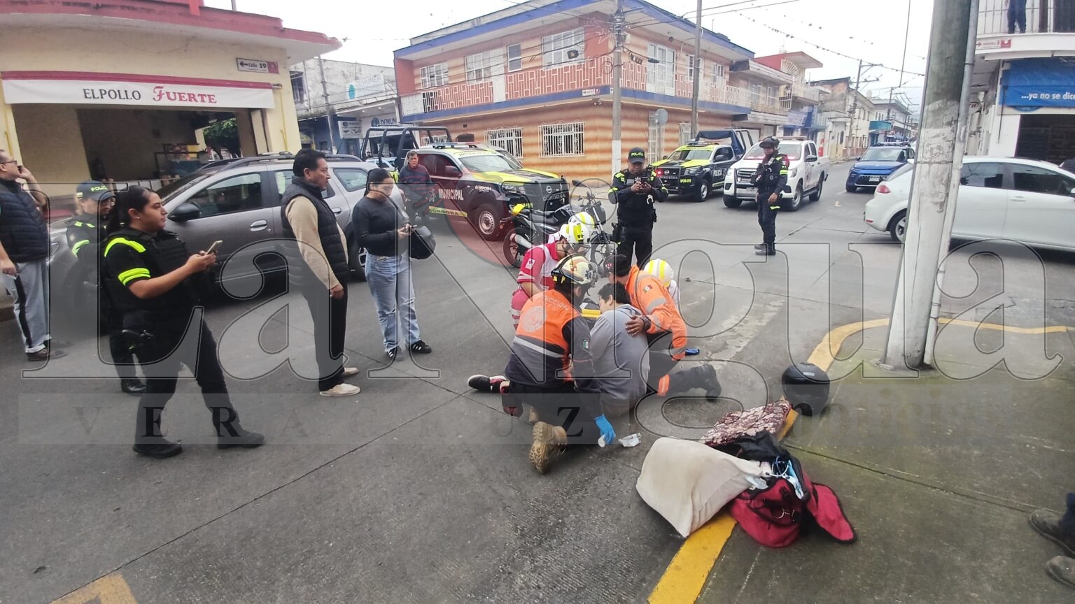 Choque en el Centro de Córdoba deja a motociclista lesionado