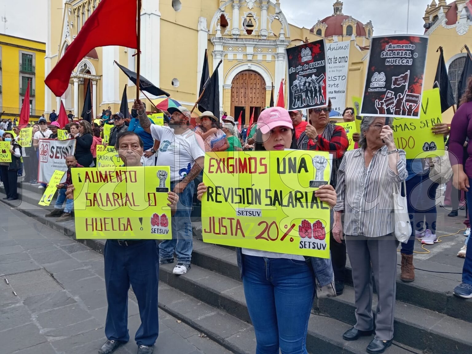 Trabajadores del SETSUV exigen homologación salarial en Xalapa