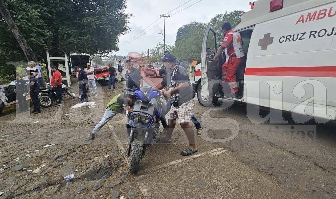 Motociclista resulta lesionado tras derrapar, en San Andrés Tuxtla 1 img 8017 1