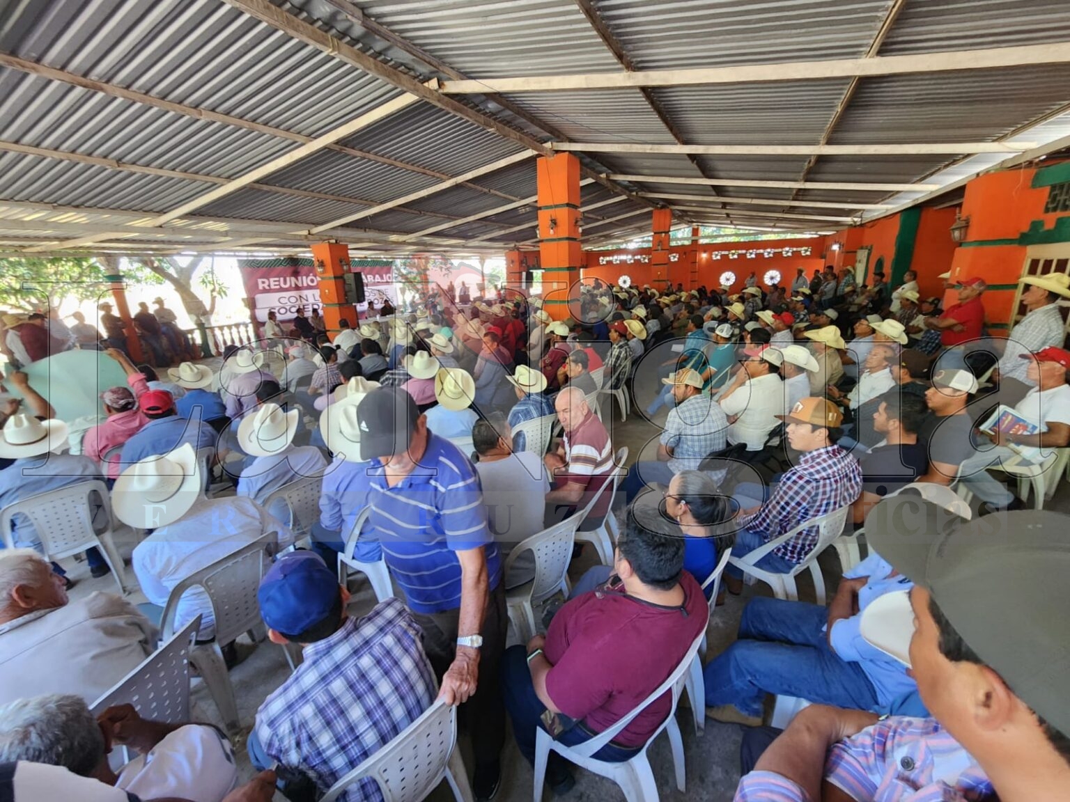 TERMINA REUNIÓN DE USUARIOS DE RIEGO CON SADER, CFE Y DIPUTADA BLANCA HERNÁNDEZ