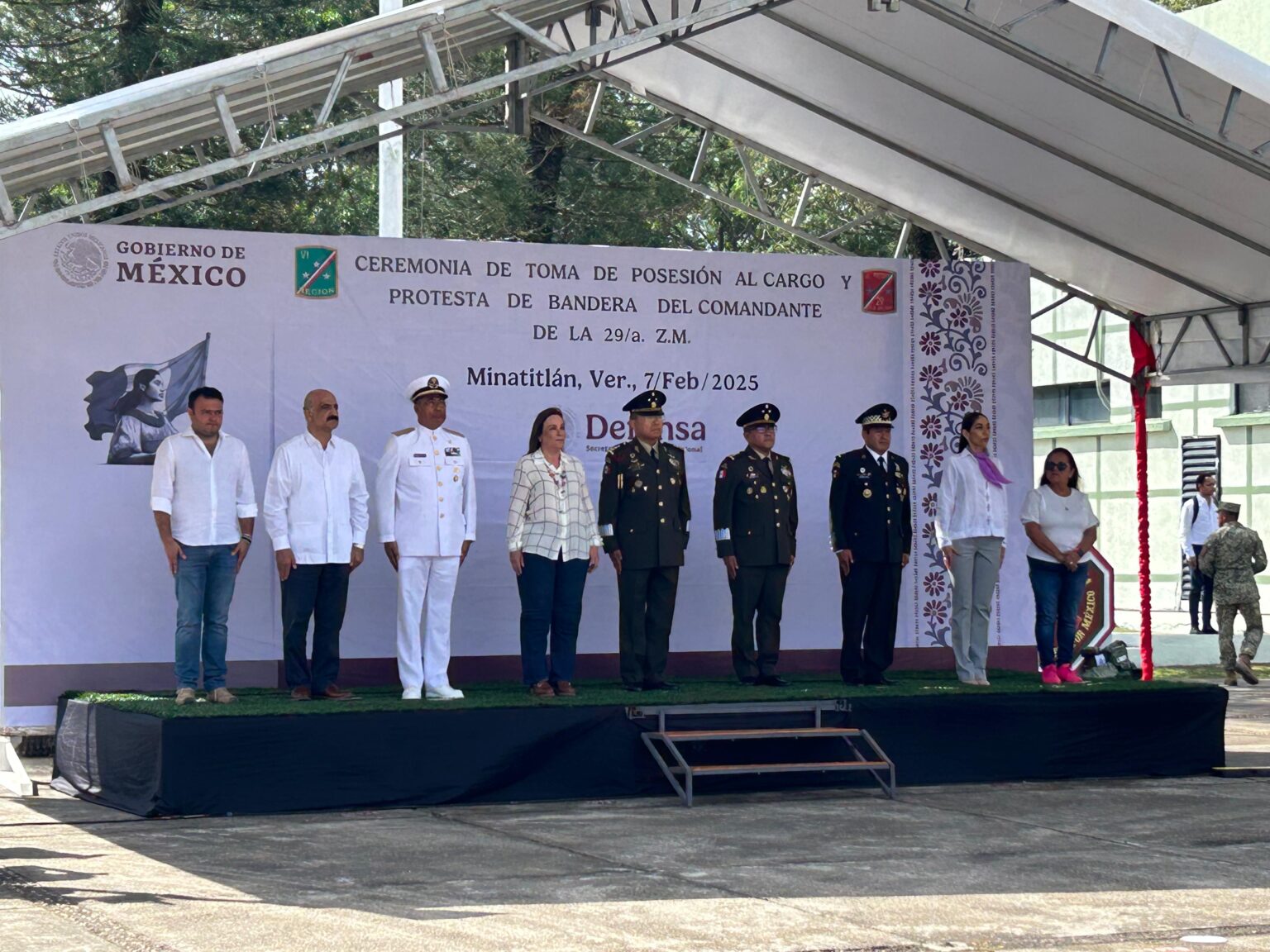 Asiste gobernadora del estado a toma de posesión en la 29/a Zona Militar, en el municipio de Minatitlán.