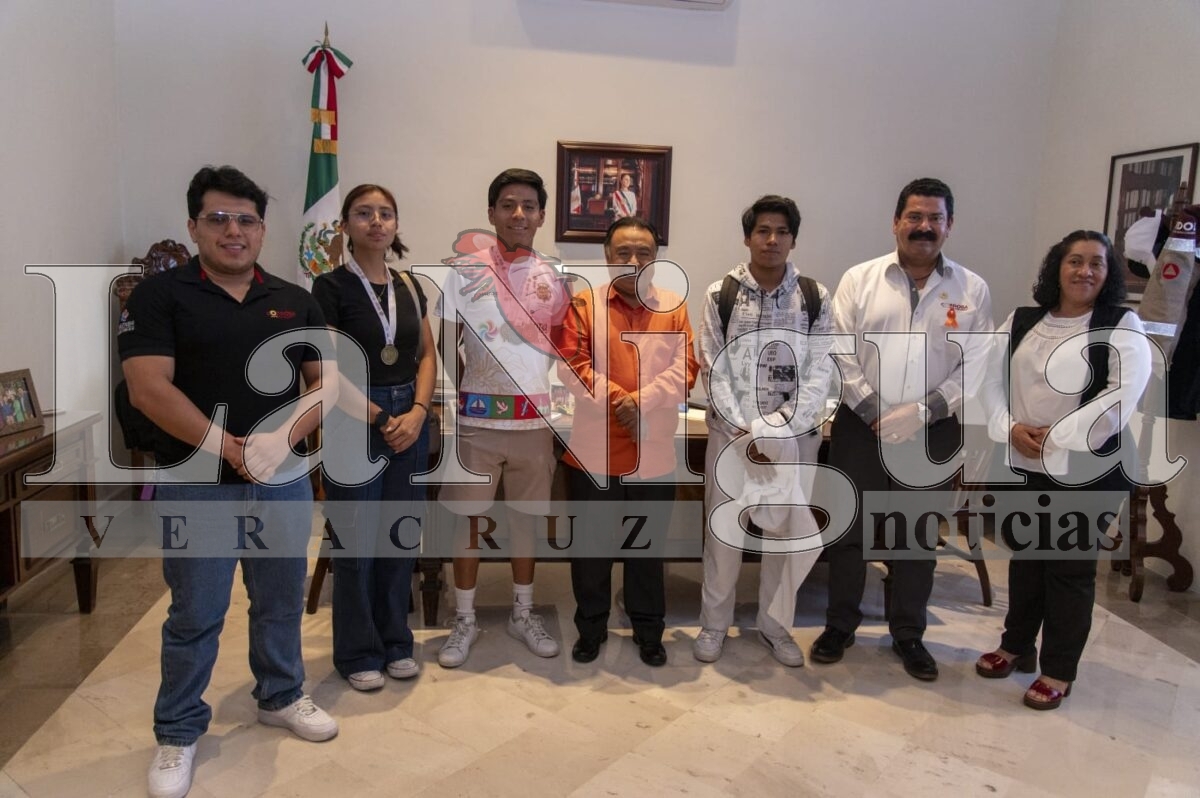 Felicitó Alcalde a ciclistas ganadores en Estatal Conade