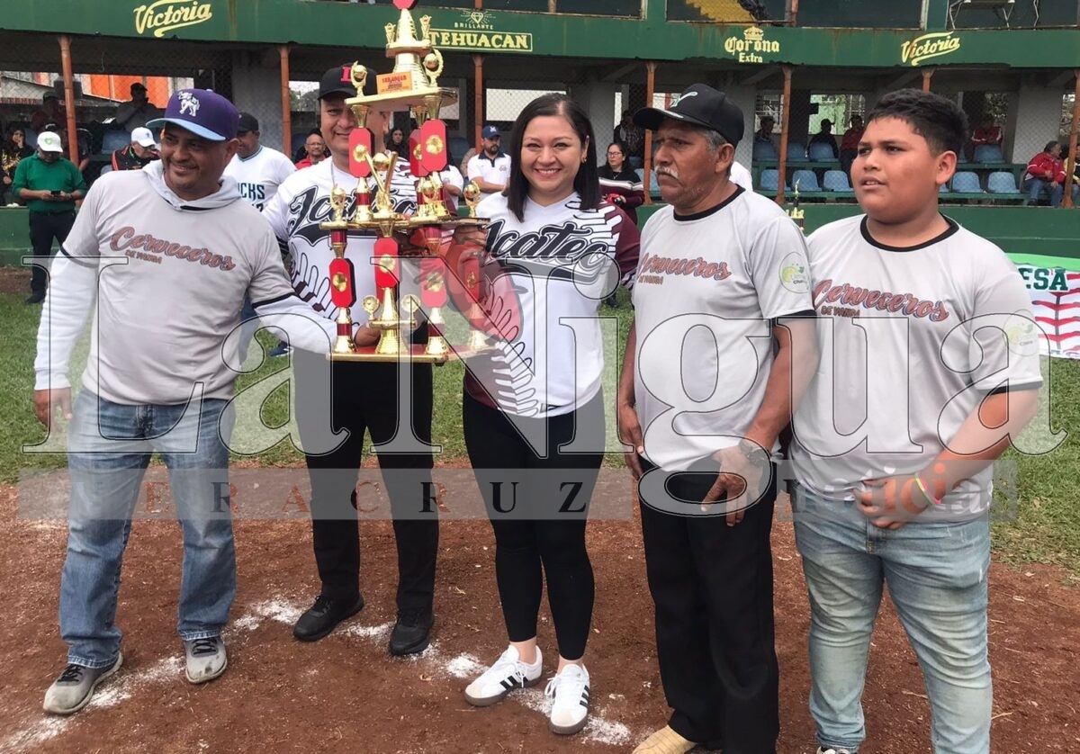 La Liga Cordobesa premió a campeones y subcampeones