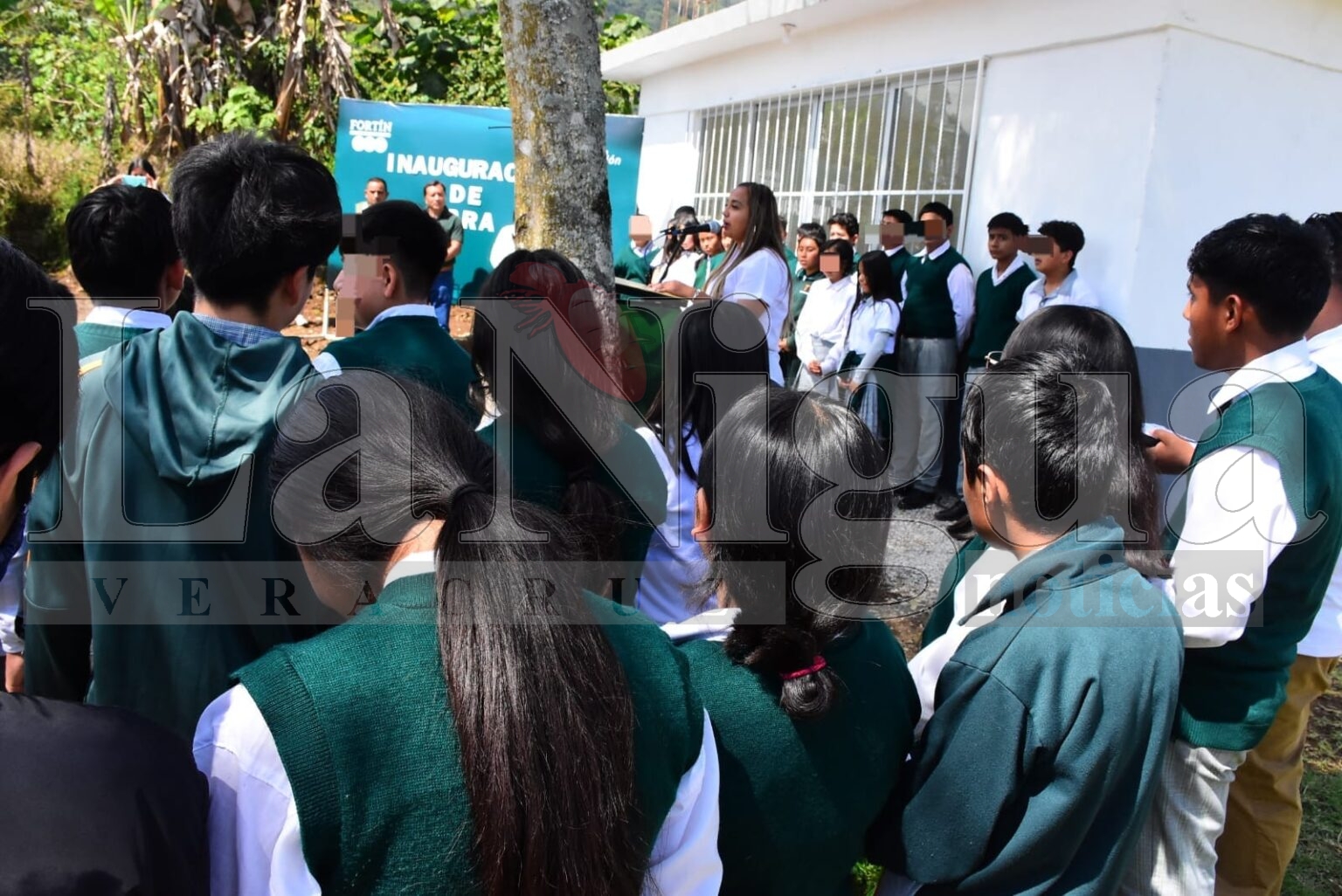 Entregan autoridades aula de Telesecundaria en Santa Lucía