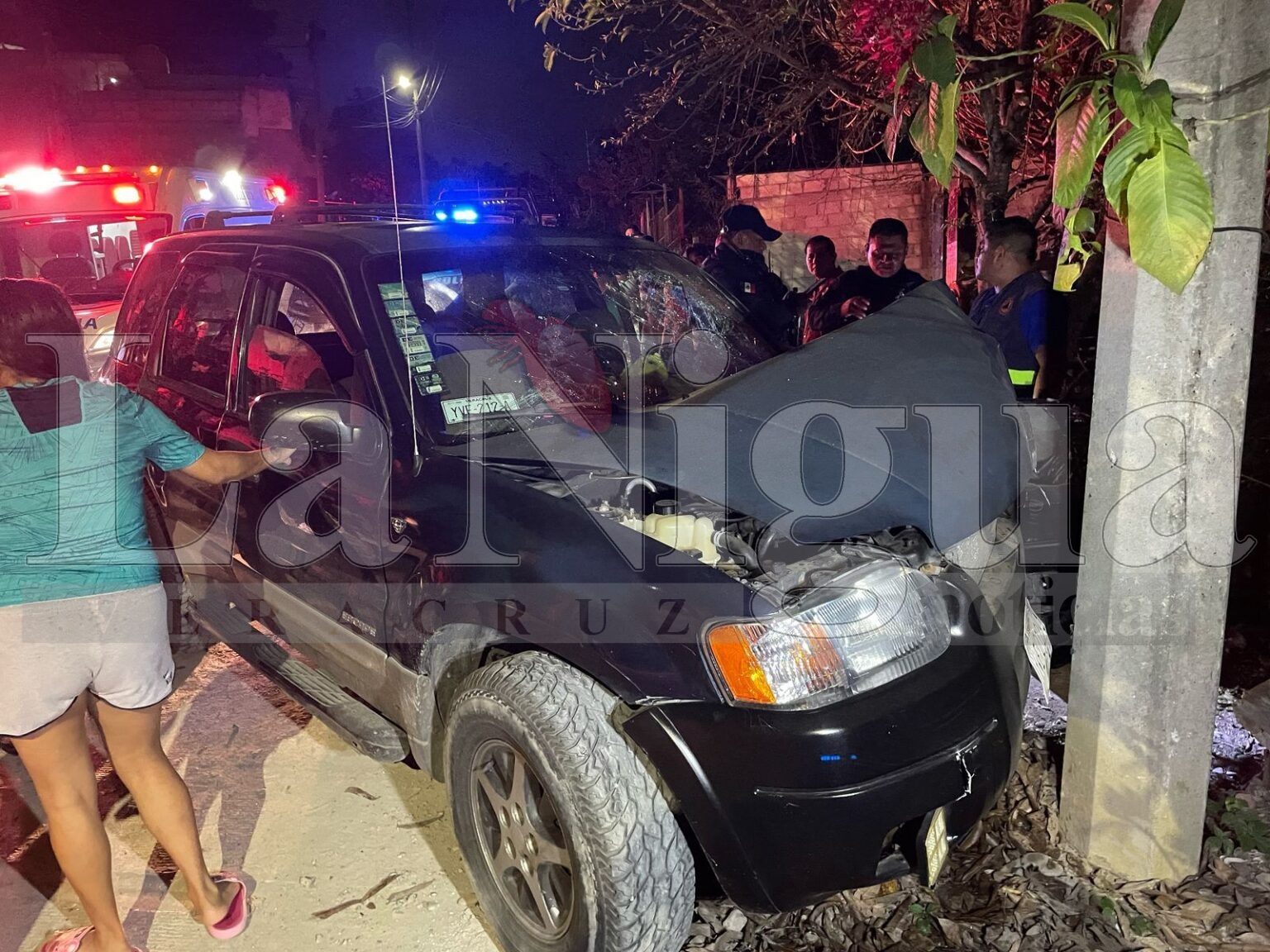 Queda momentáneamente, prensado un conductor en Coatzintla Imagen de WhatsApp 2025 02 09 a las 12.59.43 477a339a